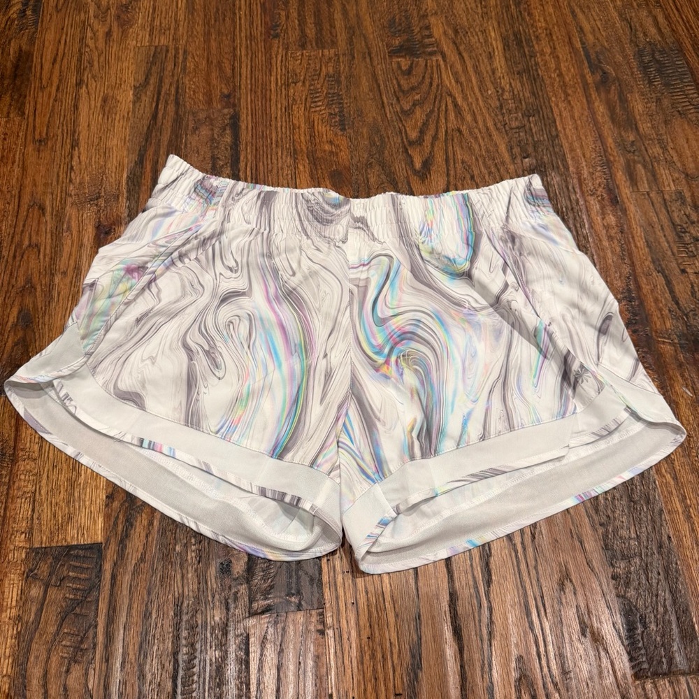 Athleta Mesh Racer Run Mid Rise Shorts